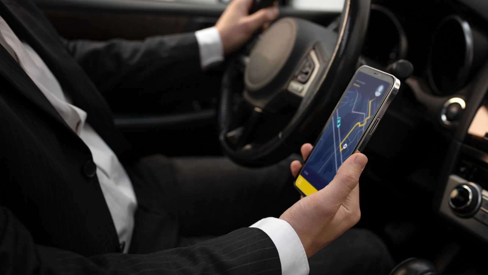 Avoid These Common Errors When Booking a Chauffeur in Dubai