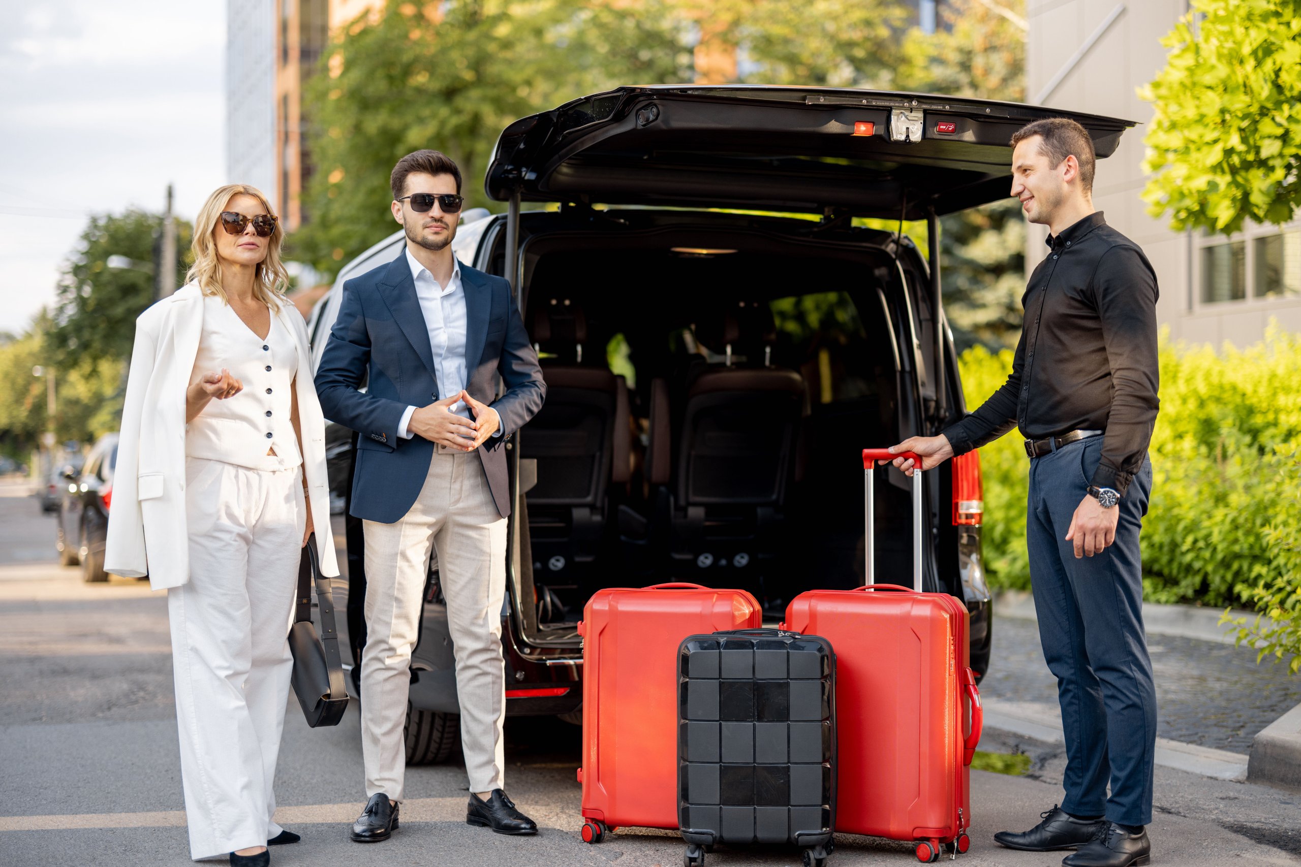 Top 5 Reasons to Hire a Chauffeur for Your Business Trip