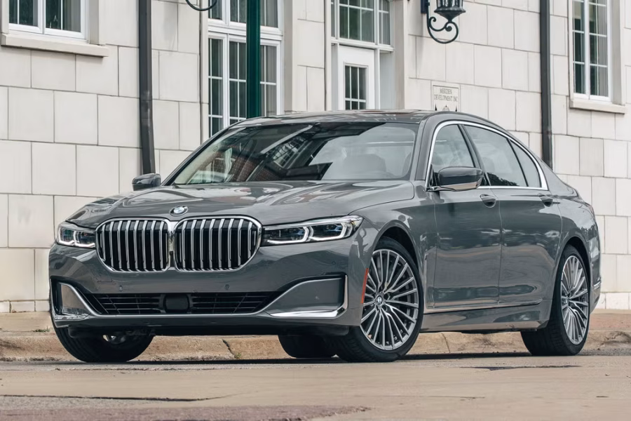 BMW 7 Series Chauffeur Service | Executive Luxury Sedan with Driver