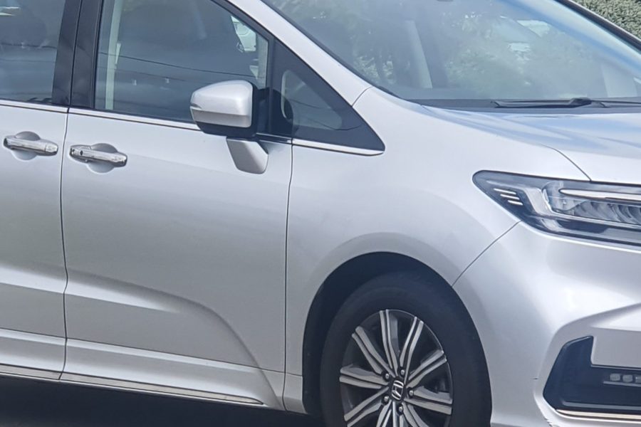 Honda Odyssey Chauffeur Service | Comfortable Family & Group MPV with Driver