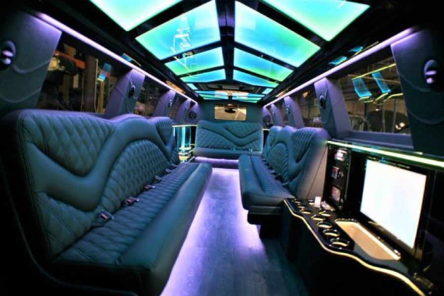 Yukon Stretch Limousine Chauffeur Service | Luxury Limo Hire