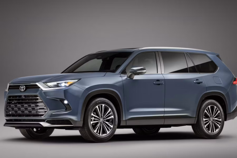 Toyota Highlander Chauffeur Service | Spacious Family SUV with Driver