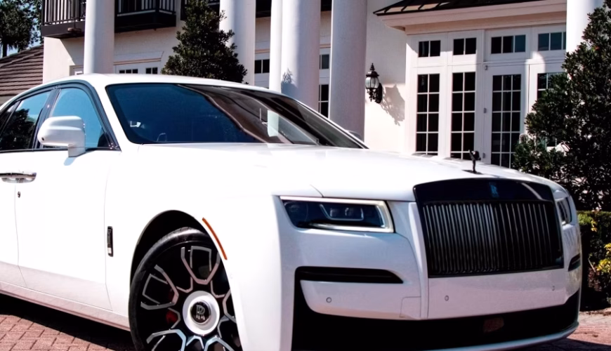 Rolls Royce Airport Transfer Dubai: Travel with Elegance and Precision