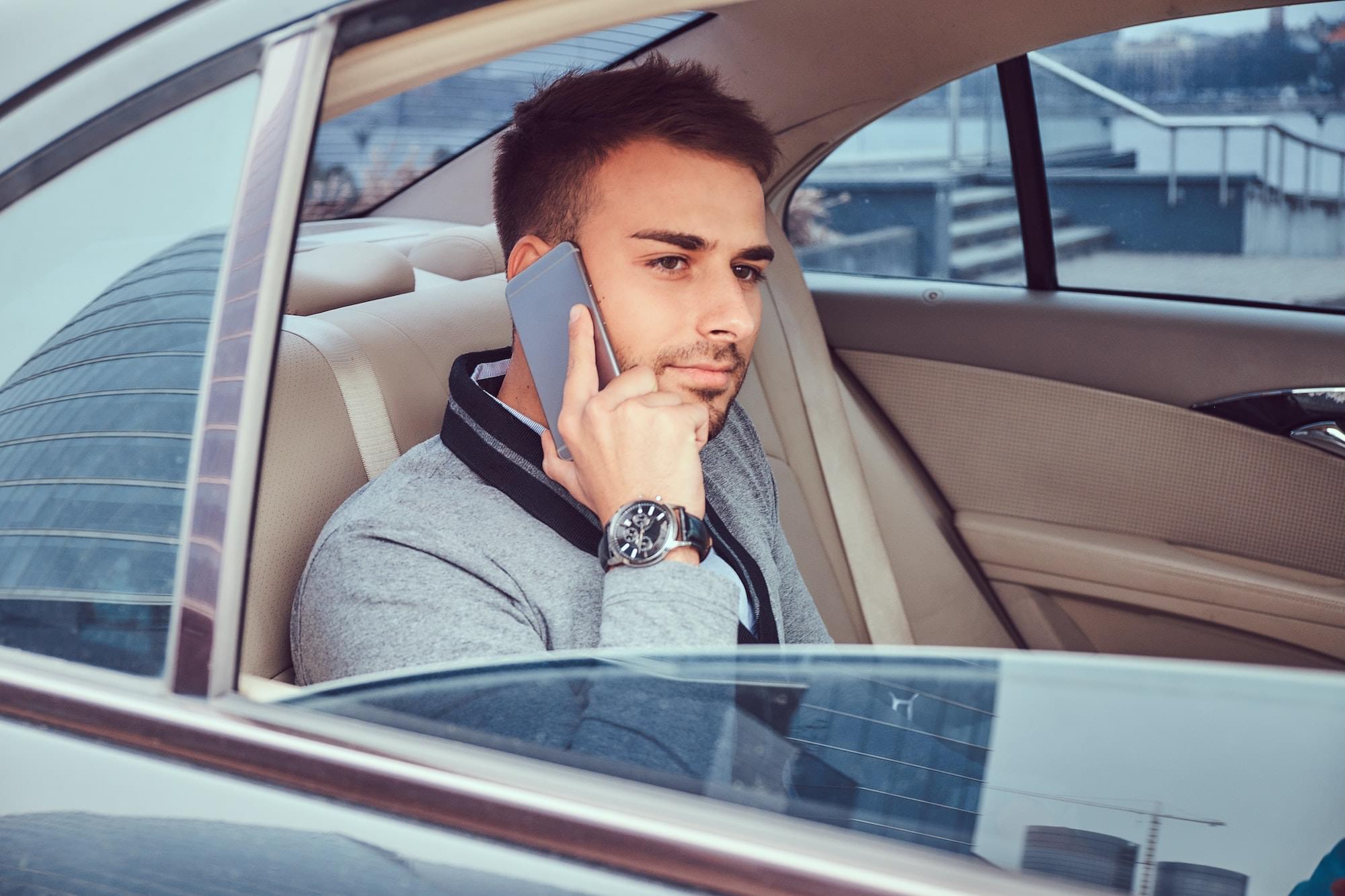 Powerful & Reliable taxi service abu dhabi – 24/7 Airport Transfer Solutions